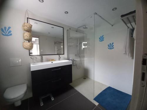 Photo de la galerie de l'établissement Oustau 15 Villa Côte d'Azur piscine et nature, à Roquebrune-sur Argens