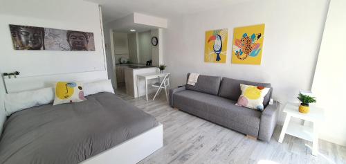 Newly renovated bright apartment in JUPITER