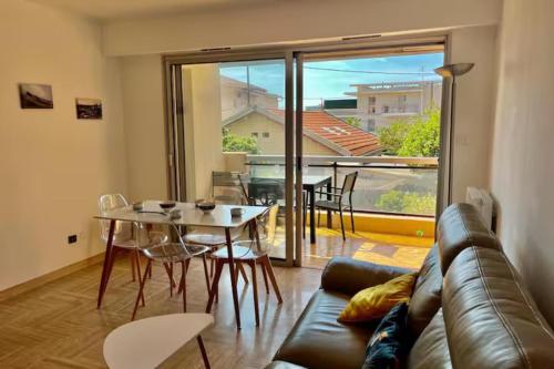 Bright T2 apartment 11 minutes from the beach