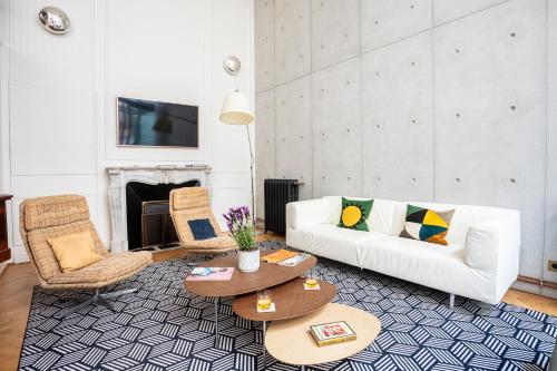 Parisian loft with plenty of light and solarium in Bastille area