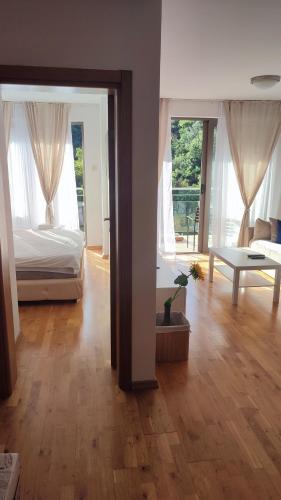 Blue Horizon Lux Apartment with Pool photo 2