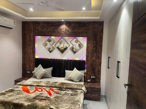 a bedroom with a bed in a room at Modern Luxury Deecon Valley 2BHK Flats 3Double Beds with Terrace View Tapovan Rishikesh in Rishīkesh