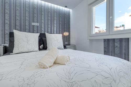 Puerto Benalmádena and Carihuela, Attic Views with pool, Parking, terrace