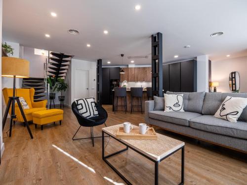 Málaga Huelin Casa moderna 3hab wifi con enorme terraza junto a playa