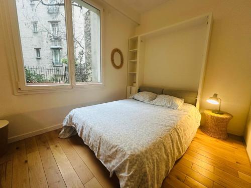 Studio Tour Eiffel Quai de Seine Paris