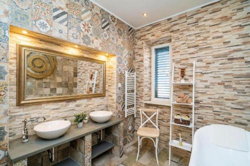 Antique Pearl of Dubrovnik Villa,Panoramic&Sea view with Pool