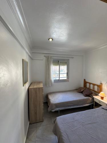 Apartamento playa Levante, junto playa, piscina y parking