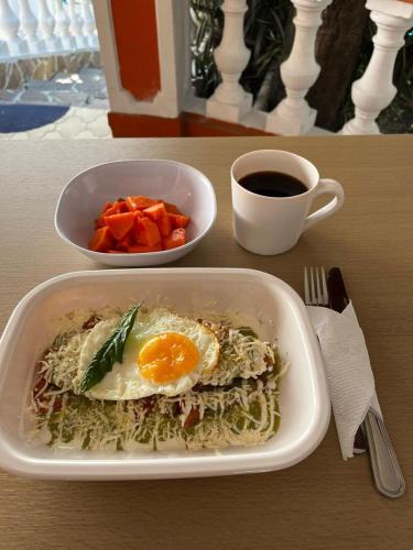 ホテルの敷地内または近くでの食事または食べ物