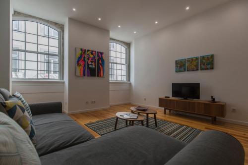Central Lisbon Flat by Pink St