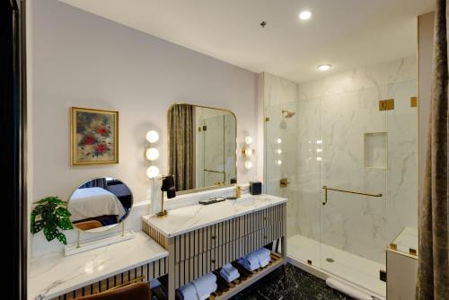 Un baño de Hotel Trundle