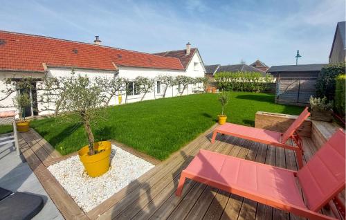 Amazing Apartment In Amblainville