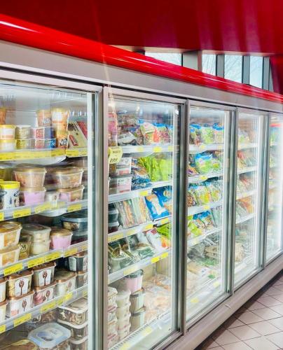 Supermarket nebo jiné obchody v  apartmánu nebo okolí