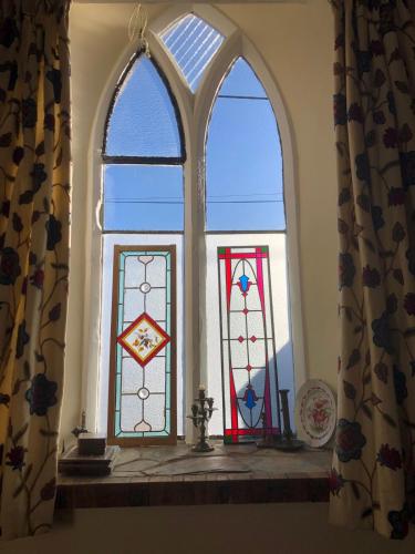 Φωτογραφία από το άλμπουμ του Quirky, comfortable, converted Chapel σε Winkleigh