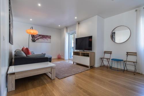 Lovely Two Bedroom Cascais Center