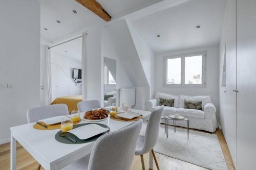 Classy, New & Large Designed Studio - Paris 16