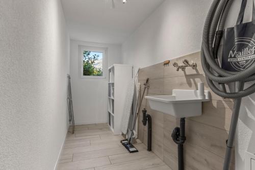 Ένα μπάνιο στο Appartement neuf entre plaine et montagnes