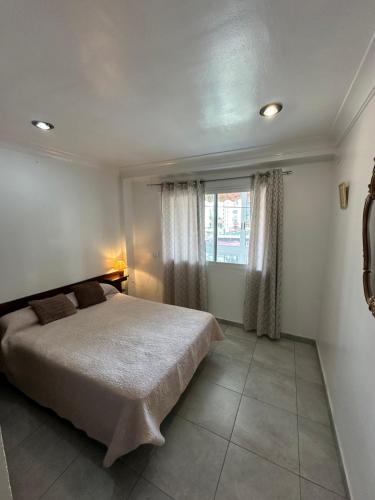 Apartamento playa Levante, junto playa, piscina y parking