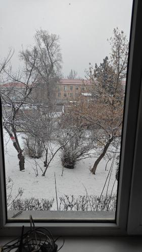 Bişkek'teki 3 bedrooms flat tesisine ait fotoğraf galerisinden bir görsel