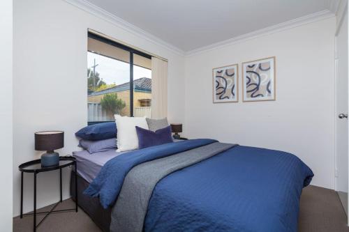 Postel nebo postele na pokoji v ubytování Modern Luxury in East Cannington