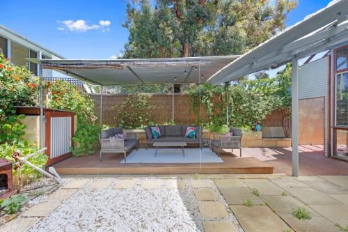 Taman di luar Heaven in eclectic South Freo