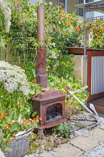 Taman di luar Heaven in eclectic South Freo