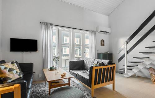 Ruang duduk di Gorgeous Apartment In Vestervig