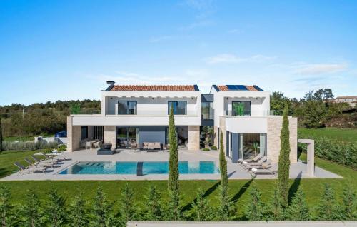 Bazén v ubytování Nice Home In Anzici With Sauna nebo v jeho okolí