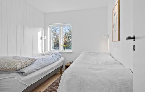 Ένα ή περισσότερα κρεβάτια σε δωμάτιο στο Awesome Home In Gilleleje With Wifi