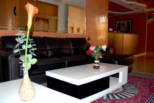 Χώρος καθιστικού στο Hôtel Atlas Guercif