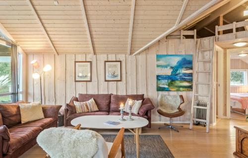 Posezení v ubytování Awesome Home In Rødby With Sauna