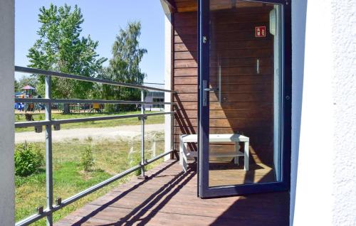 Balkón nebo terasa v ubytování Stunning Home In Nowe Warpno