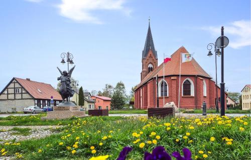 Κήπος έξω από το Nice Home In Nowe Warpno