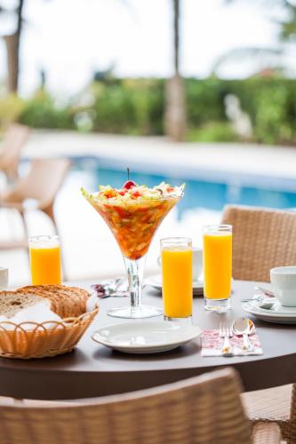 Jídlo v hotelu nebo okolí