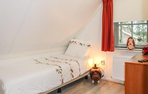 Katil atau katil-katil dalam bilik di Nice Home In Hoge Hexel With Wifi
