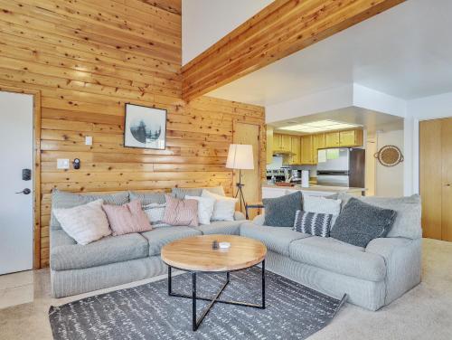 Køkken eller tekøkken på Chalet Village #27