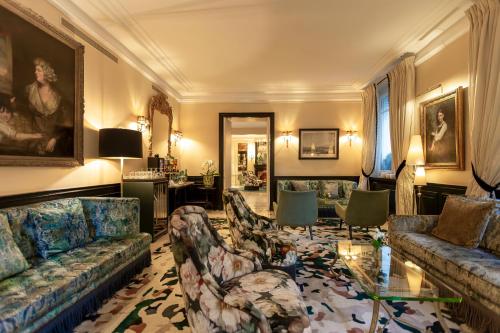 Χώρος καθιστικού στο Hotel West-End