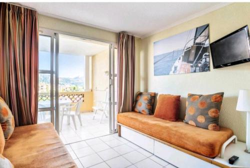 Appartement 4/5 personnes vue mer piscine et montagne Cap Estérel Pierre et Vacance nature et sport