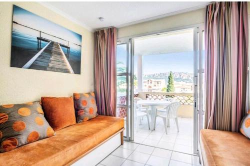 Appartement 4/5 personnes vue mer piscine et montagne Cap Estérel Pierre et Vacance nature et sport