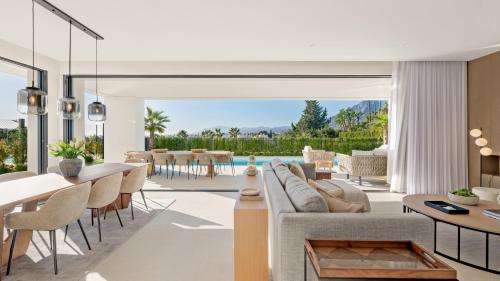 Private Luxury Villa in Marbella with Mountain and Sea Views