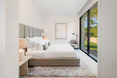 Private Luxury Villa in Marbella with Mountain and Sea Views