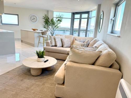 Cardiff Skyline Penthouse Apartment Free Parking Sleeps 8 photo 10