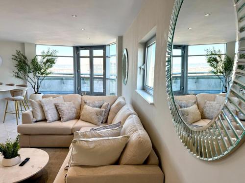 Cardiff Skyline Penthouse Apartment Free Parking Sleeps 8 photo 14