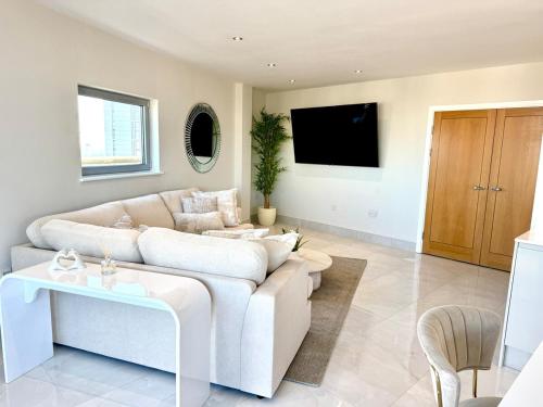 Cardiff Skyline Penthouse Apartment Free Parking Sleeps 8 photo 15