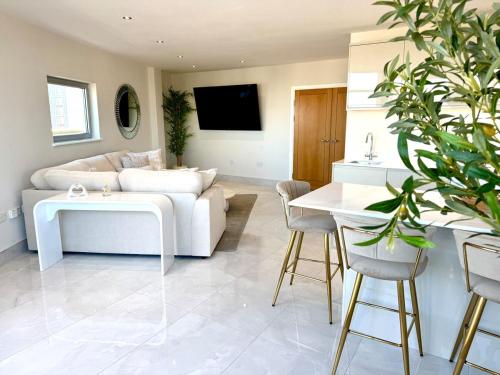 Cardiff Skyline Penthouse Apartment Free Parking Sleeps 8 photo 25