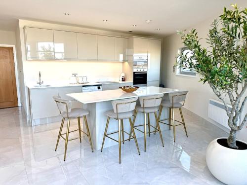 Cardiff Skyline Penthouse Apartment Free Parking Sleeps 8 photo 27