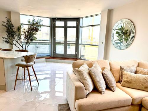 Cardiff Skyline Penthouse Apartment Free Parking Sleeps 8 photo 36