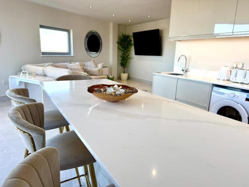 Cardiff Skyline Penthouse Apartment Free Parking Sleeps 8 photo 40
