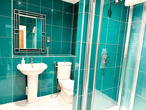 Cardiff Skyline Penthouse Apartment Free Parking Sleeps 8 photo 9