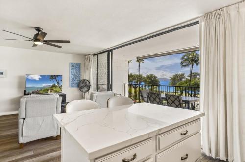 Maui Parkshore 414 객실 침대