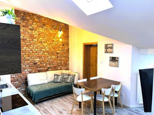 Old Town Apt -Bosacka 2 bedrooms B43